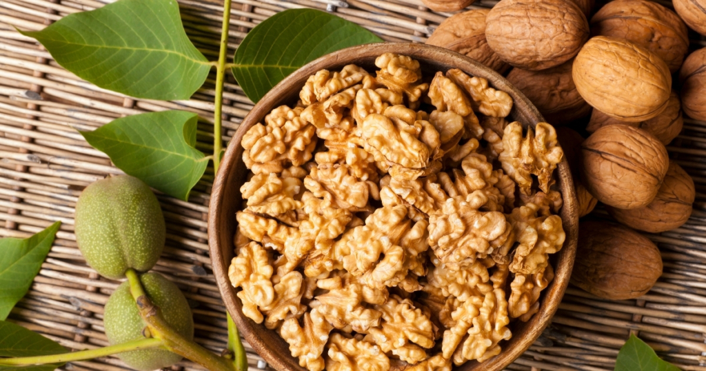 Walnut Dry Fruits that control Blood pressure and Heart Diseases
